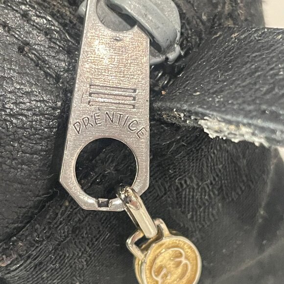 Vintage Gucci Black Monogram Shoulder Bag Italy Logo Strap Classic Old Money - Picture 14 of 15